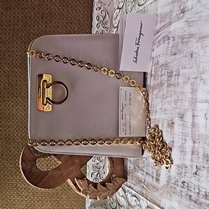 Ferragamo Shoulder Bag Cream/Gold
